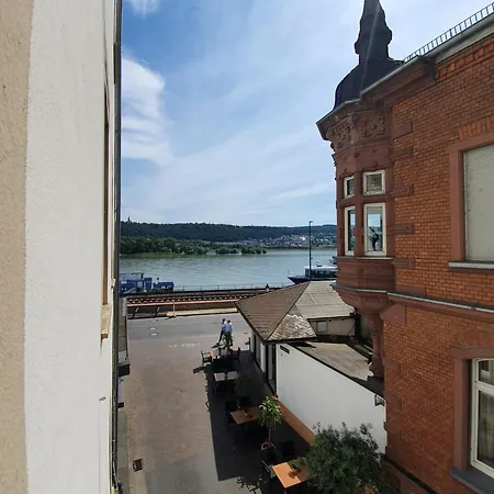 Einzigartiges Angebot - Maisonette Mit Balkon & Parkplatz, Zentral & Ruhig Daire