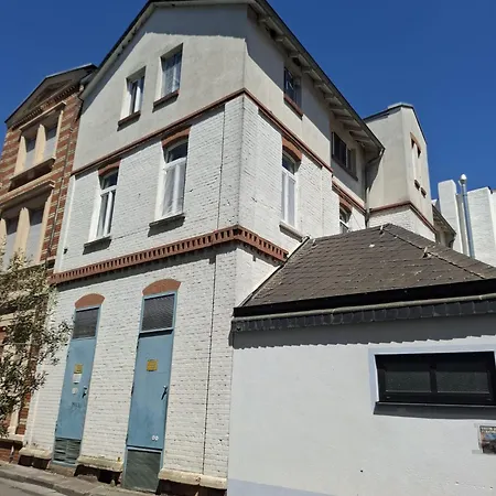 Einzigartiges Angebot - Maisonette Mit Balkon & Parkplatz, Zentral & Ruhig Daire