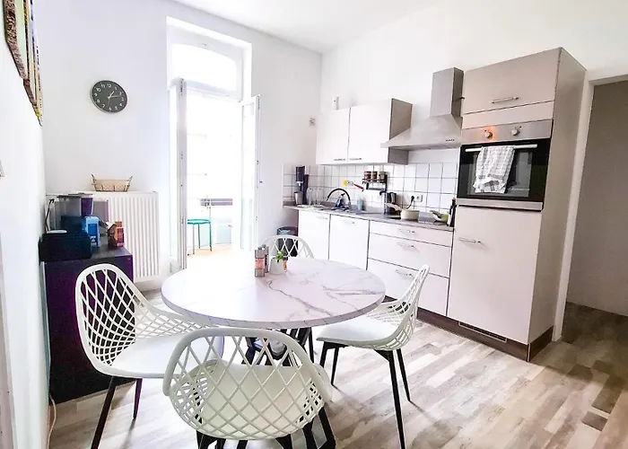 Einzigartiges Angebot - Maisonette Mit Balkon & Parkplatz, Zentral & Ruhig