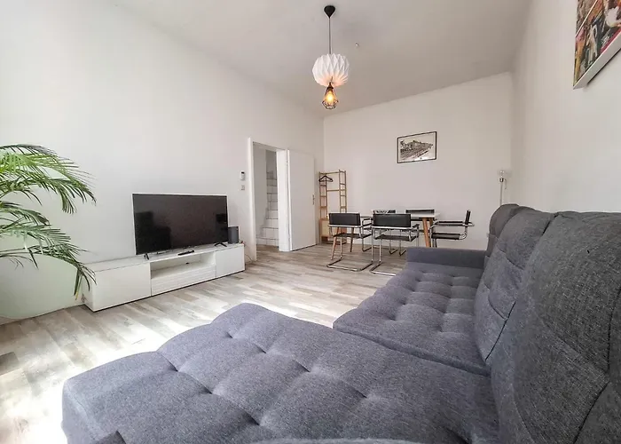 Einzigartiges Angebot - Maisonette Mit Balkon & Parkplatz, Zentral & Ruhig Apartman