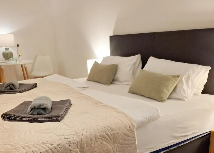 Einzigartiges Angebot - Maisonette Mit Balkon & Parkplatz, Zentral & Ruhig *